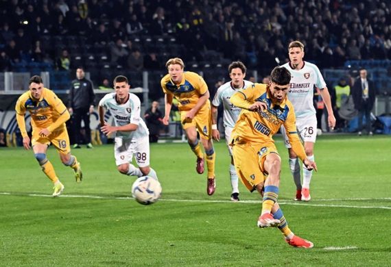 Nhận định soi kèo Salernitana vs Frosinone lúc 01h30 ngày 20/5/2025